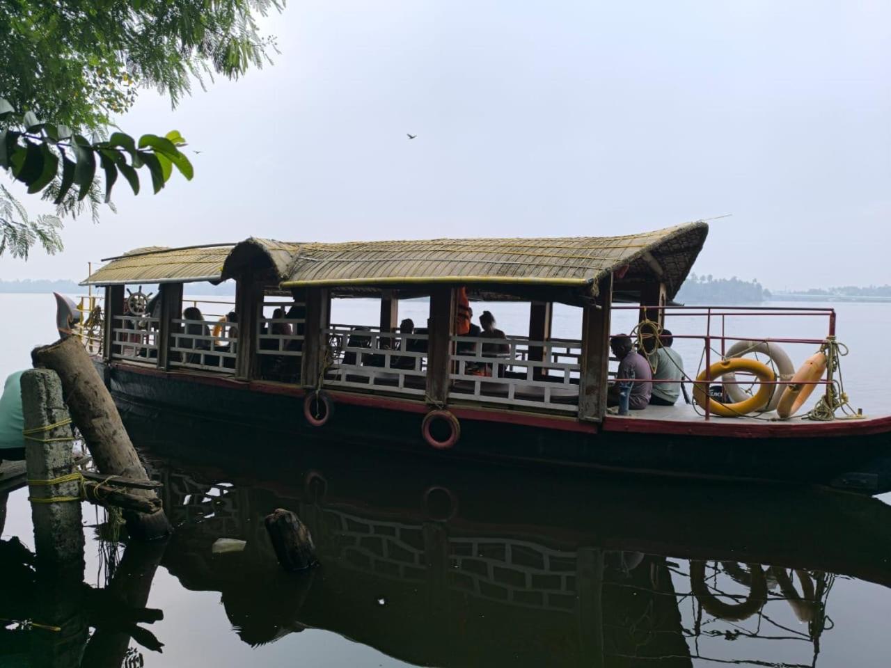 Ashtamudivillas Kollam Kültér fotó